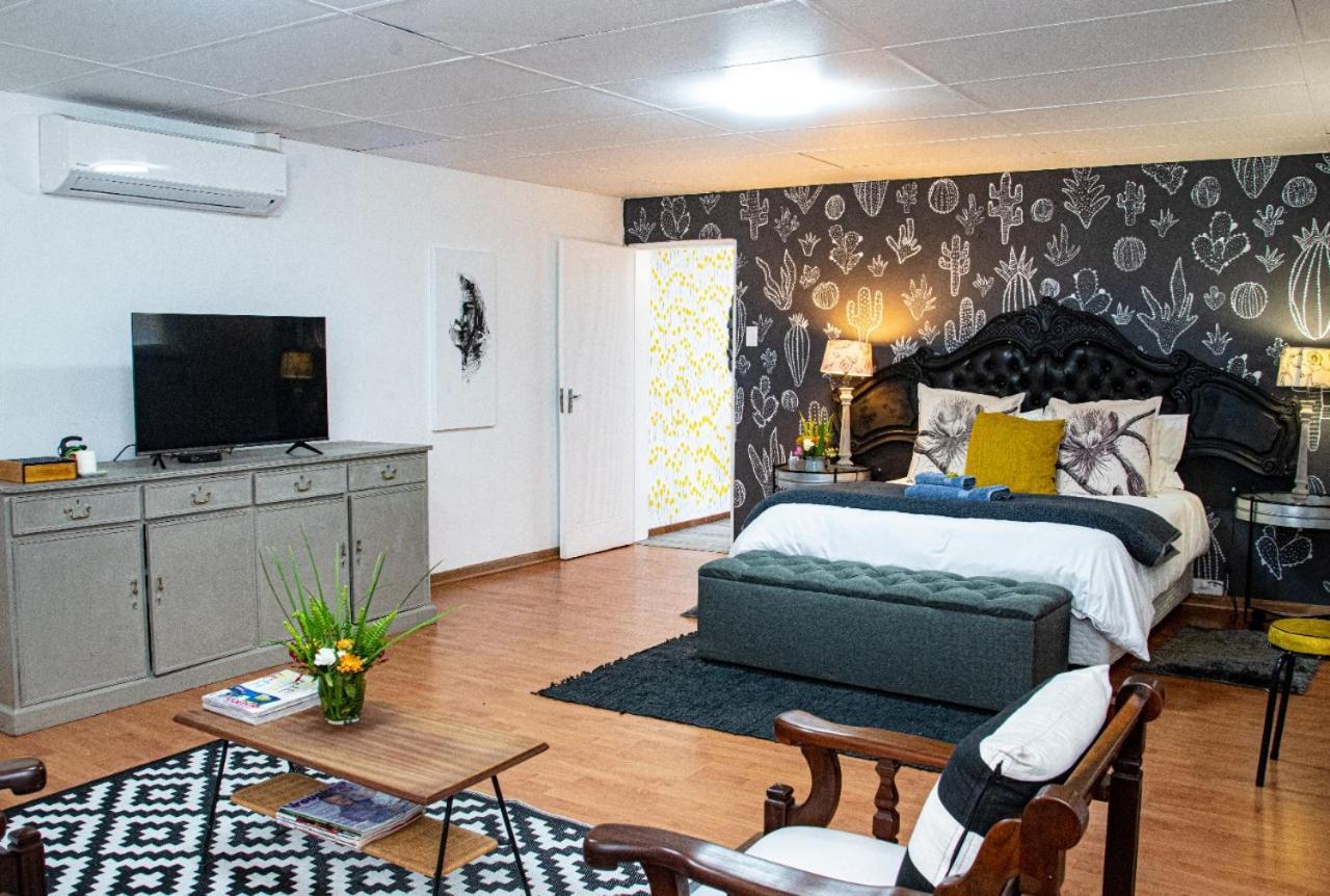 Sixty Three Hotel Блоемфонтейн Екстериор снимка