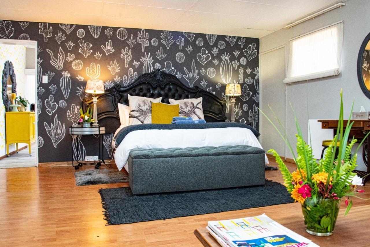 Sixty Three Hotel Блоемфонтейн Екстериор снимка