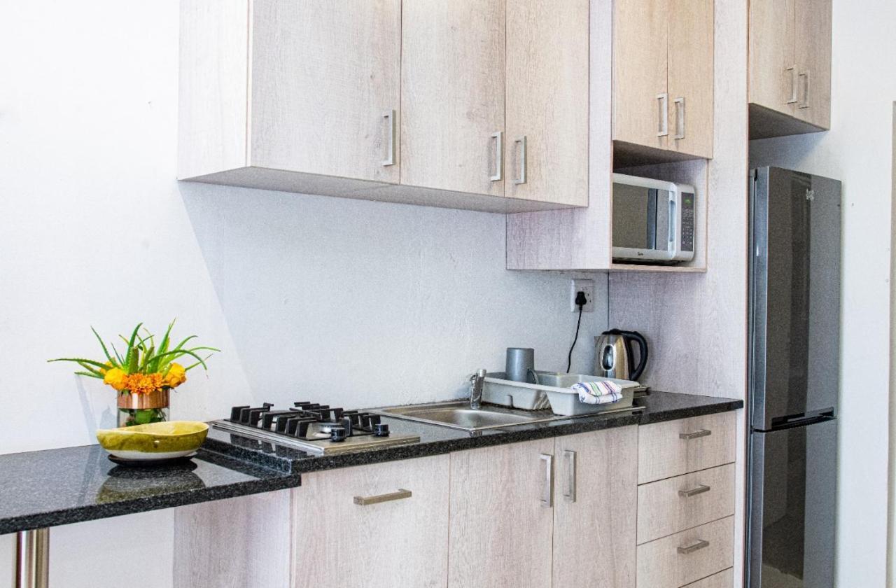 Sixty Three Hotel Блоемфонтейн Екстериор снимка